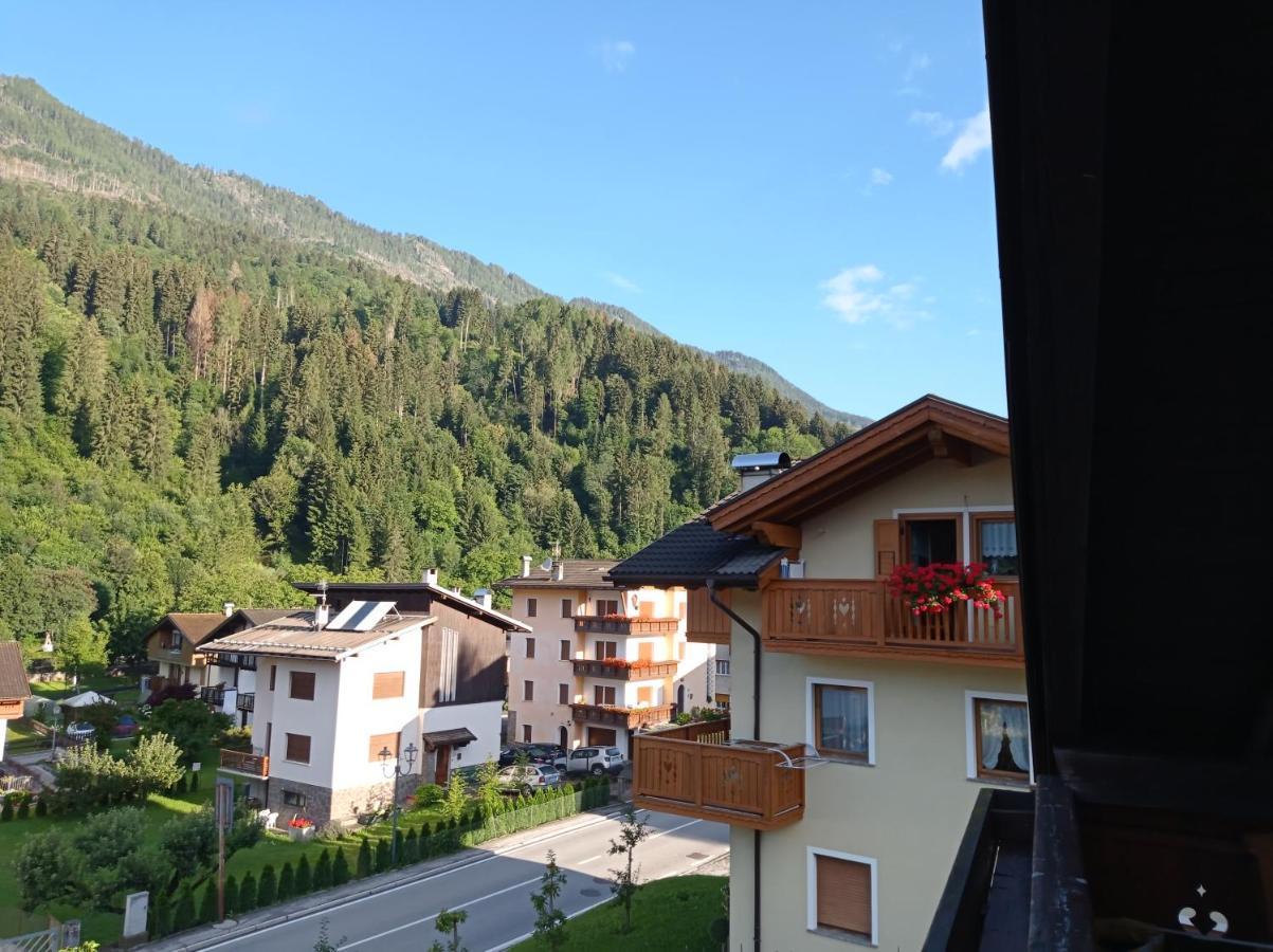 Apartamento La Mansarda Di Sabina. Fiera Di Primiero Exterior foto